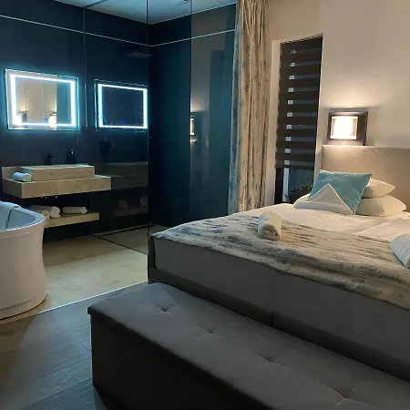 Dunazug Plusz Luxus Apartman Domos Exterior photo